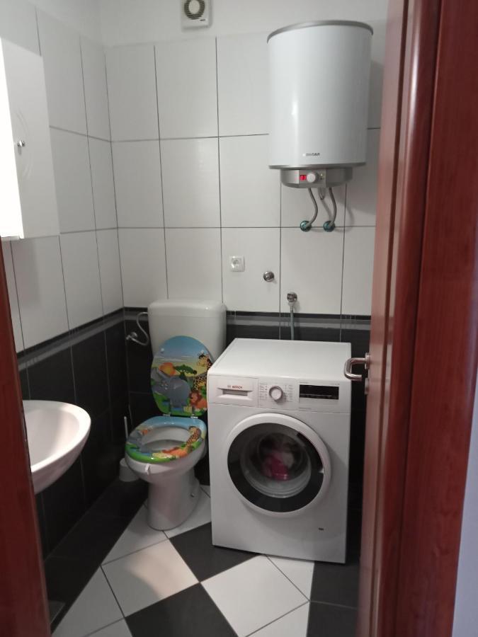 Apartman Mara Lovran Exteriör bild
